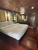 Hadson Resort