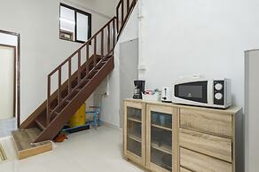 Cozy TownHouse HuaLampong