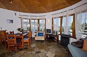 Karavos Sea View Apartments
