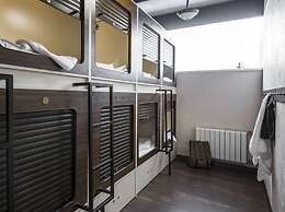 Capsule Hotel InterQUBE Tretyakovskaya