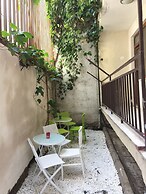 Deeps Hostel