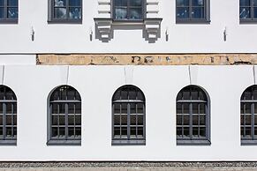 Piano Apartments