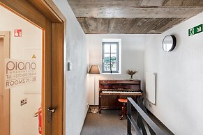 Piano Apartments