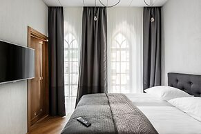 Piano Apartments