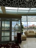 Al Mansour Palace