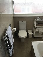 Hollies Guest House
