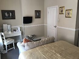 Hollies Guest House