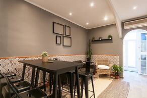 Lovely and Central 4 BR Apartment