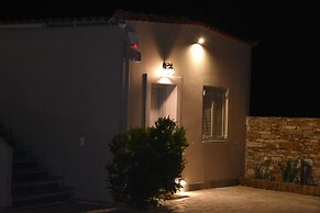 Karystos Muse