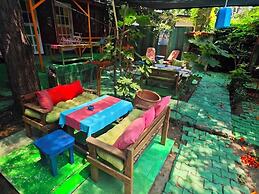 Side Tuana Garden Home