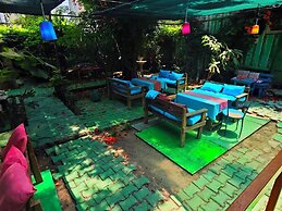 Side Tuana Garden Home