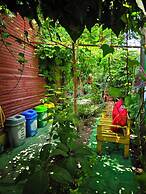 Side Tuana Garden Home