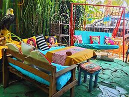 Side Tuana Garden Home