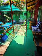 Side Tuana Garden Home