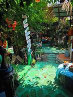 Side Tuana Garden Home