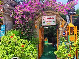 Side Tuana Garden Home