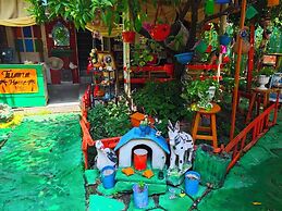 Side Tuana Garden Home