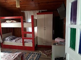 Side Tuana Garden Home