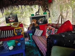 Side Tuana Garden Home