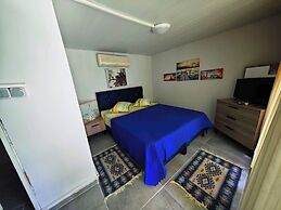 Side Tuana Garden Home