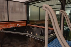 The 9's Aparta Hotel