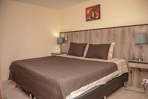 The 9's Aparta Hotel