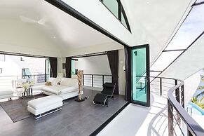 Villa Shadow
