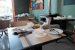 Maki Hotel