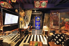 MeStyle Garage Hotel