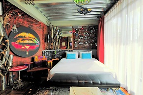 MeStyle Garage Hotel