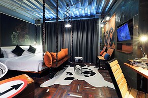 MeStyle Garage Hotel