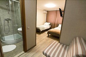 Shumak Hotel