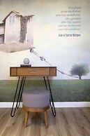 Apollon Library Suites