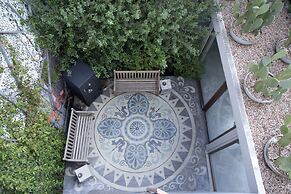 Apollon Library Suites