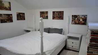 Lili's House