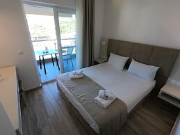 Finikas Garden Beach Resort Nikiti