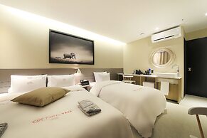 Hotel yaja wirye