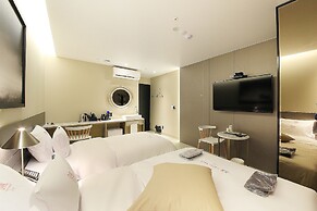 Hotel yaja wirye