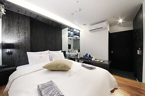 Hotel yaja wirye