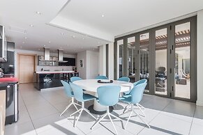 Mountain Marina Luxury Apartments