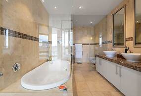 Mountain Marina Luxury Apartments