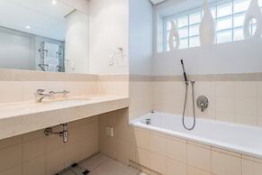 Mountain Marina Luxury Apartments