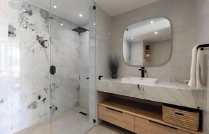 Mountain Marina Luxury Apartments