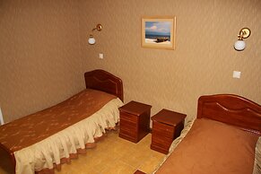 Alpari Hotel
