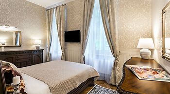 Exclusive Royal Apartments