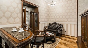 Exclusive Royal Apartments