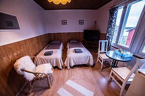Arctic Guesthouse & Igloos