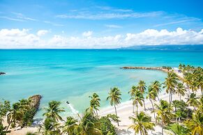 Hotel Arawak Beach Resort