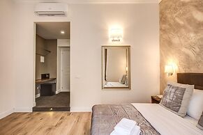River Luxury Suites