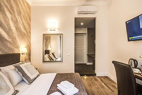 River Luxury Suites